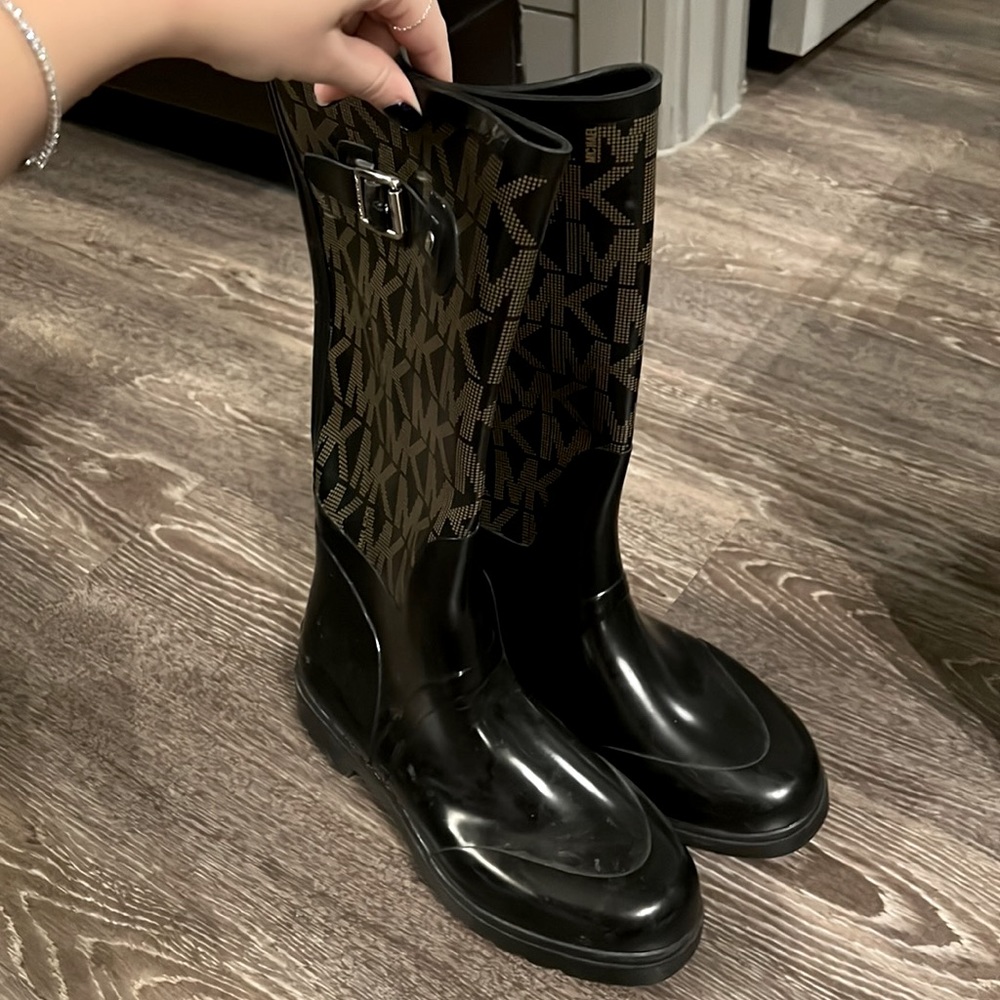 Michael Kors RAIN BOOTS IN PERFECT CONDITION